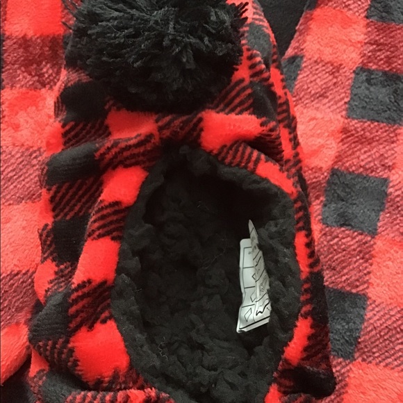 Medium large soft slippers new never worn - Picture 12 of 16